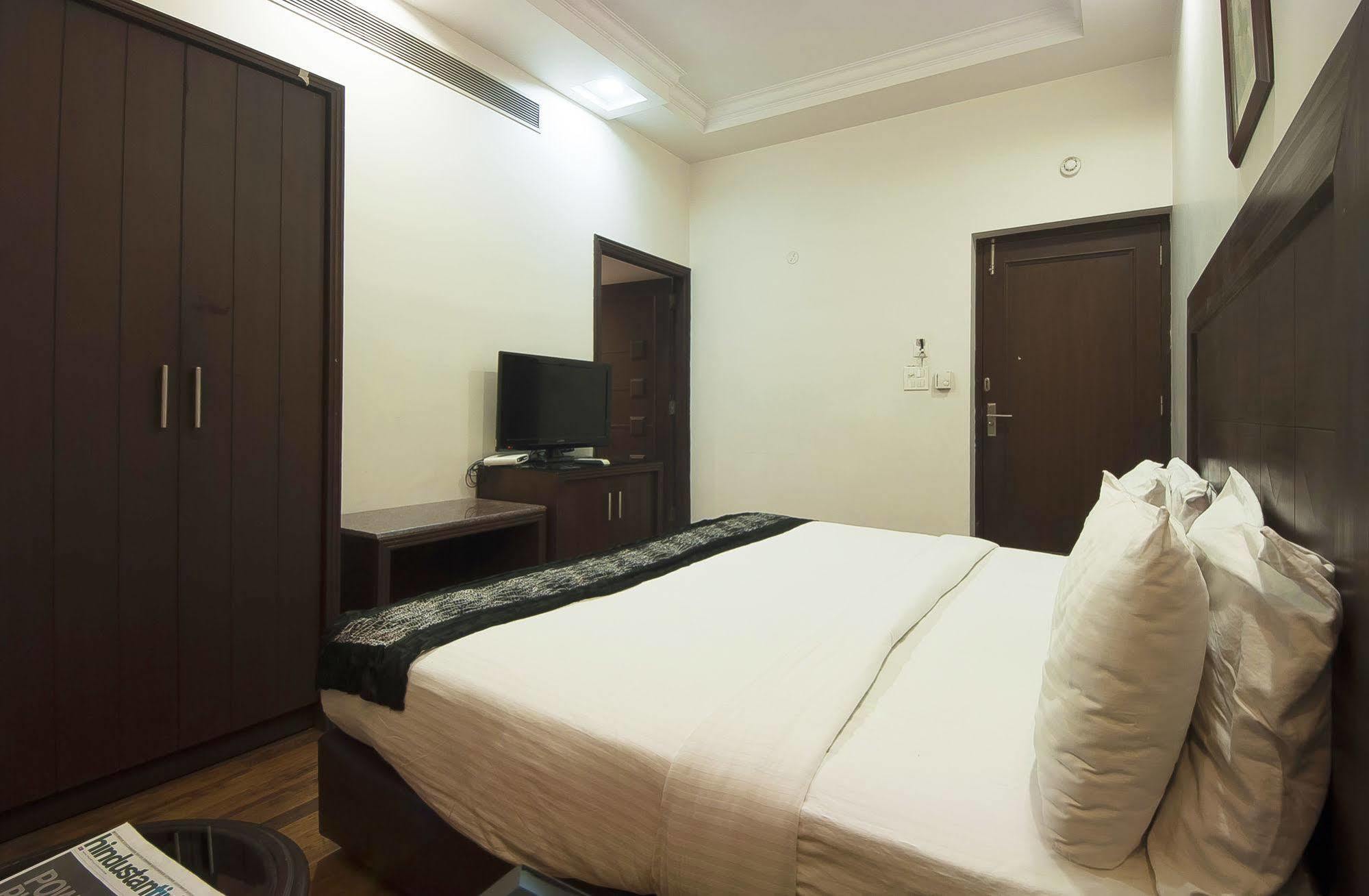 Hotel Prems Paradise Амритсар Экстерьер фото